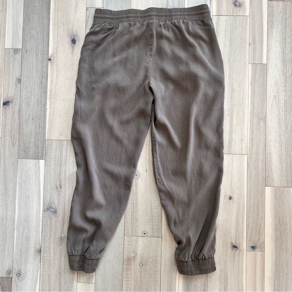 Bella Dahl Brown lightweight easy Jogger Pants. Size Small - Picture 9 of 10